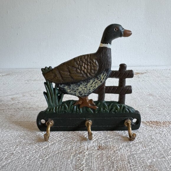 Vintage Painted Metal Duck Key Hook Organizer - Picture 4 of 9